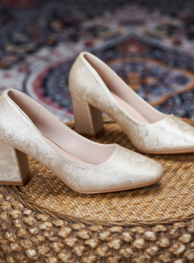 妈妈婚宴鞋子方跟大码加宽喜婆婆婚礼高跟鞋结婚单鞋女粗跟小码33
