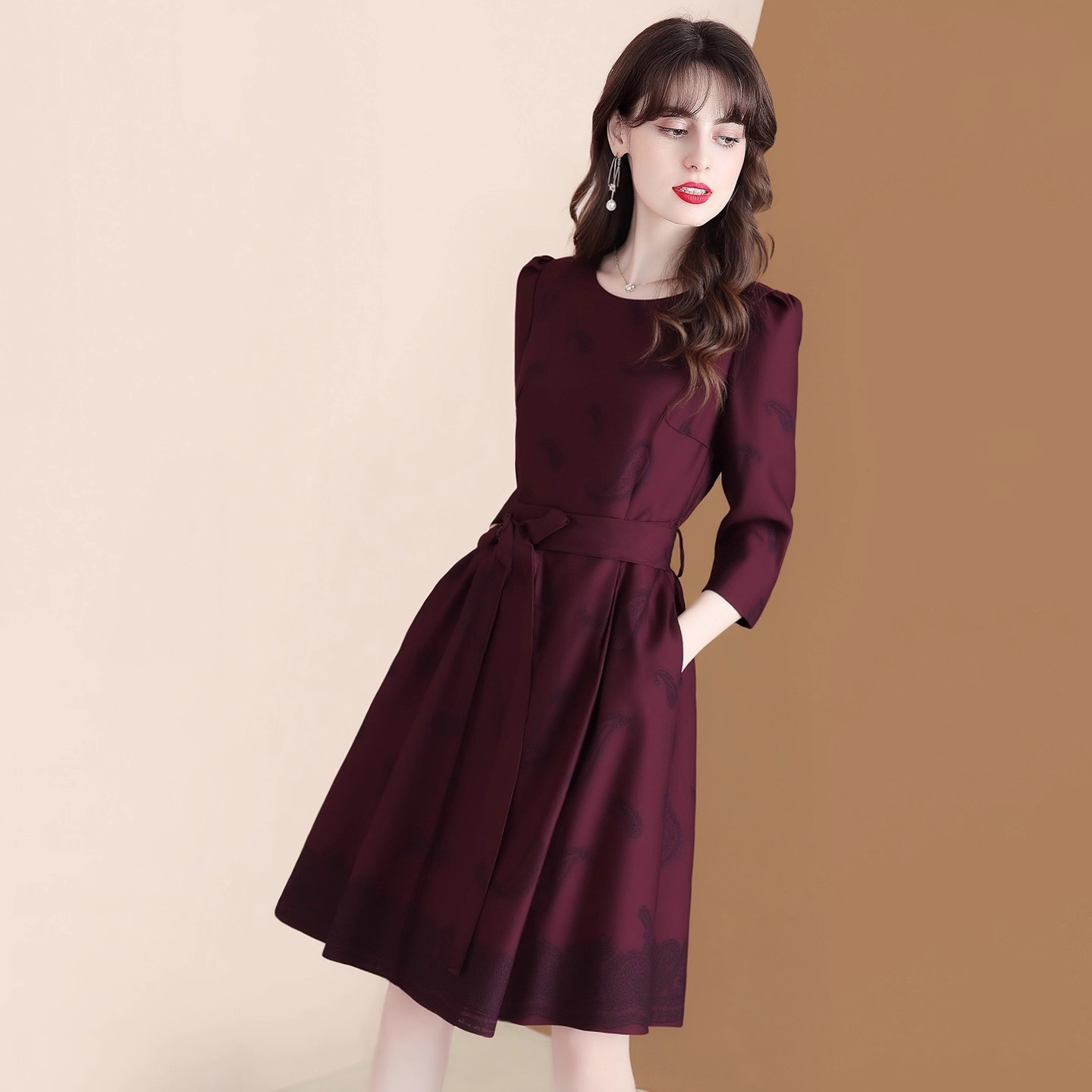 高级感印花连衣裙女2025秋装新款七分袖气质收腰显瘦大摆裙子