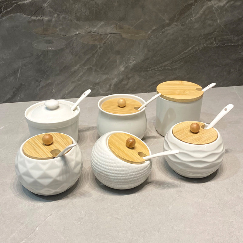 日式陶瓷调味罐调料盒带盖子勺子