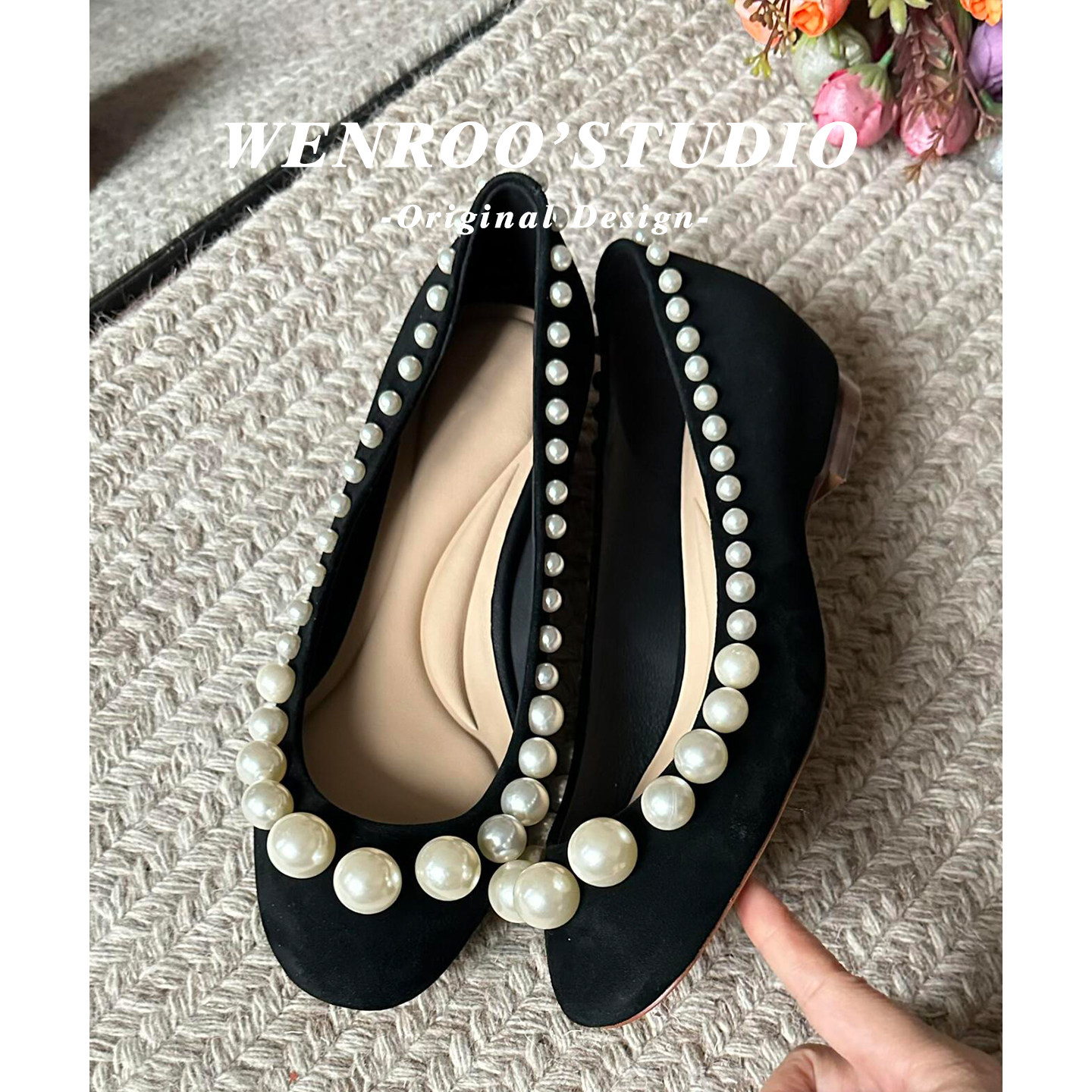 法式气质珍珠圆头一脚蹬单鞋女春2026新款绝美复古黑色浅口平底鞋