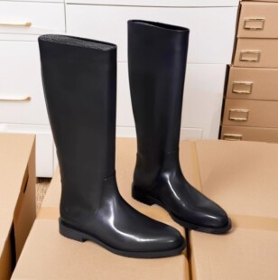 不过膝长靴平底骑士靴女2025秋冬新款 高筒黑色真皮尖头显瘦高筒靴
