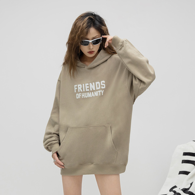 植绒字母印花连帽卫衣女