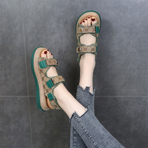 凉鞋女2025年新款夏季香风时尚百搭学生运动沙滩鞋休闲松糕罗马鞋