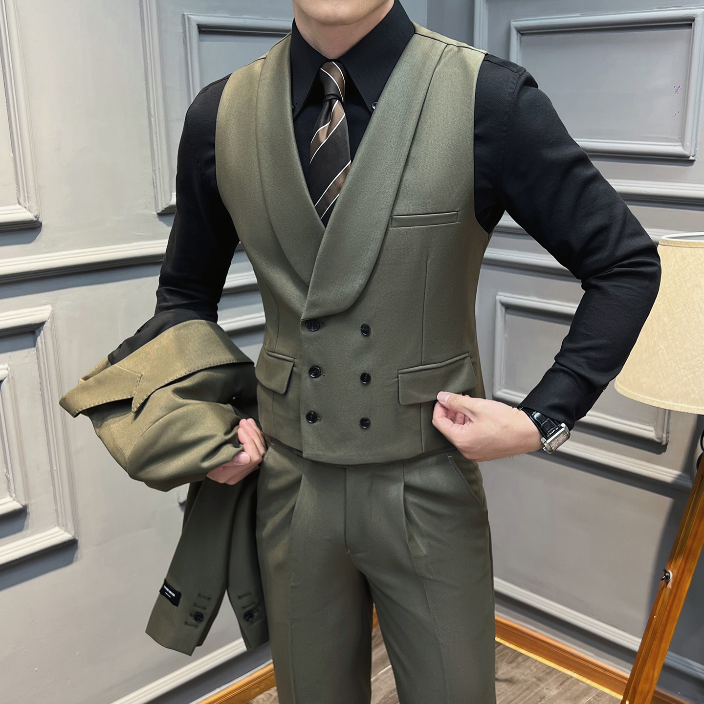 青果领双排扣马甲商务通勤新郎伴郎团橄榄绿单件马甲MJ5502-P60，男装背心/马甲，星座197