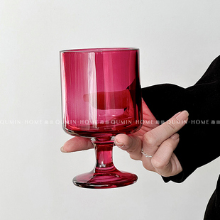 Qumin 创意玫红色高脚杯家用鸡尾酒杯气泡杯子酒吧高颜值玻璃酒杯