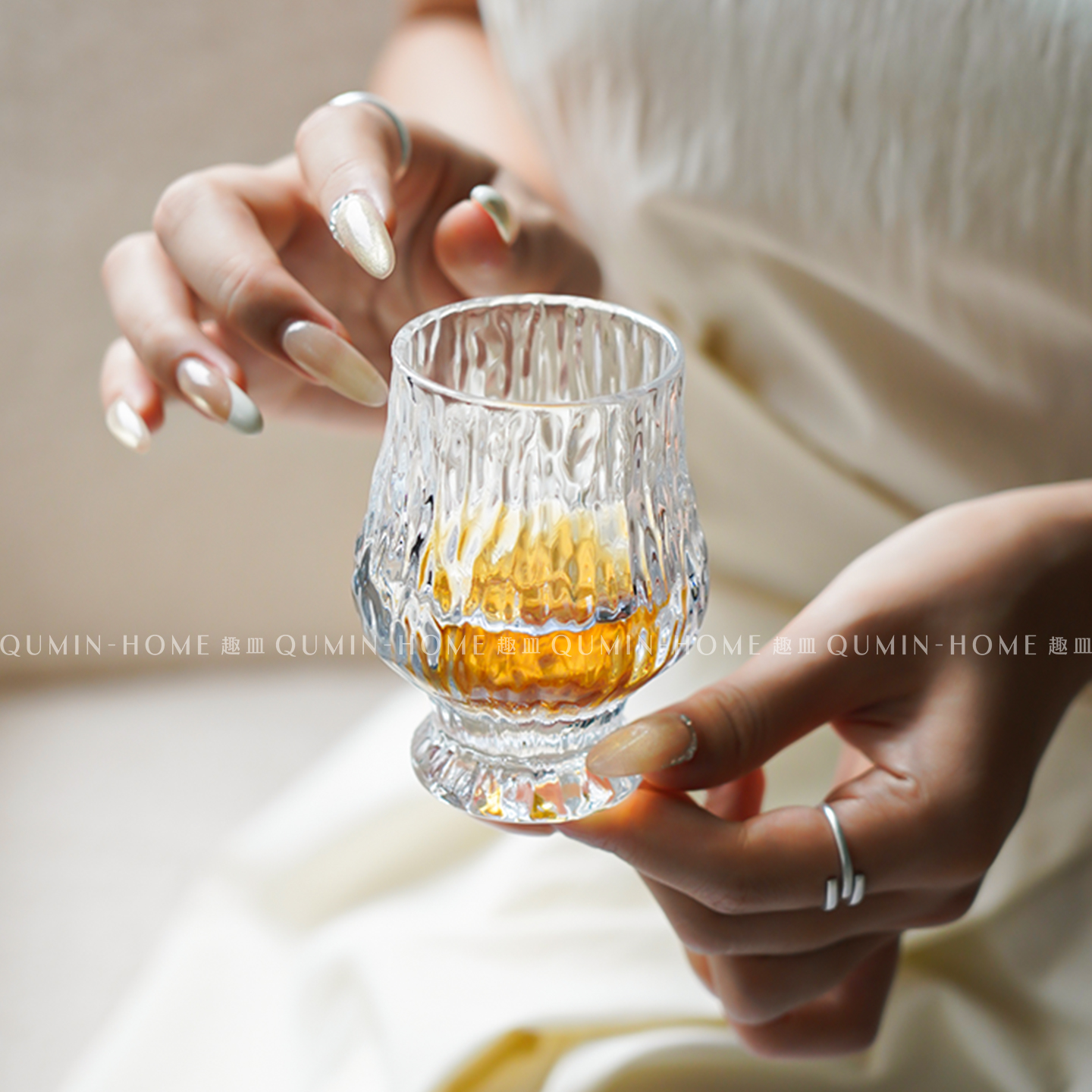 趣皿日式玻璃闻香杯威士忌品鉴杯试酒杯洋酒甜酒杯郁金香杯冷饮杯