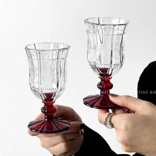 红色假日风情怀高脚杯玻璃杯