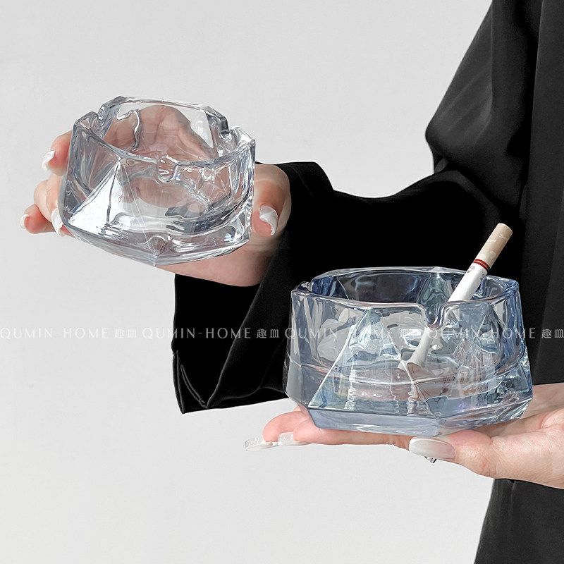 趣皿ins风高级感黛蓝菱角烟灰缸轻奢家用客厅办公室创意玻璃摆件