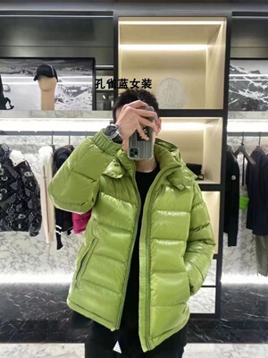 高端定制  2023新色 M 牛油果绿白鹅绒连帽加厚羽绒服短款  女