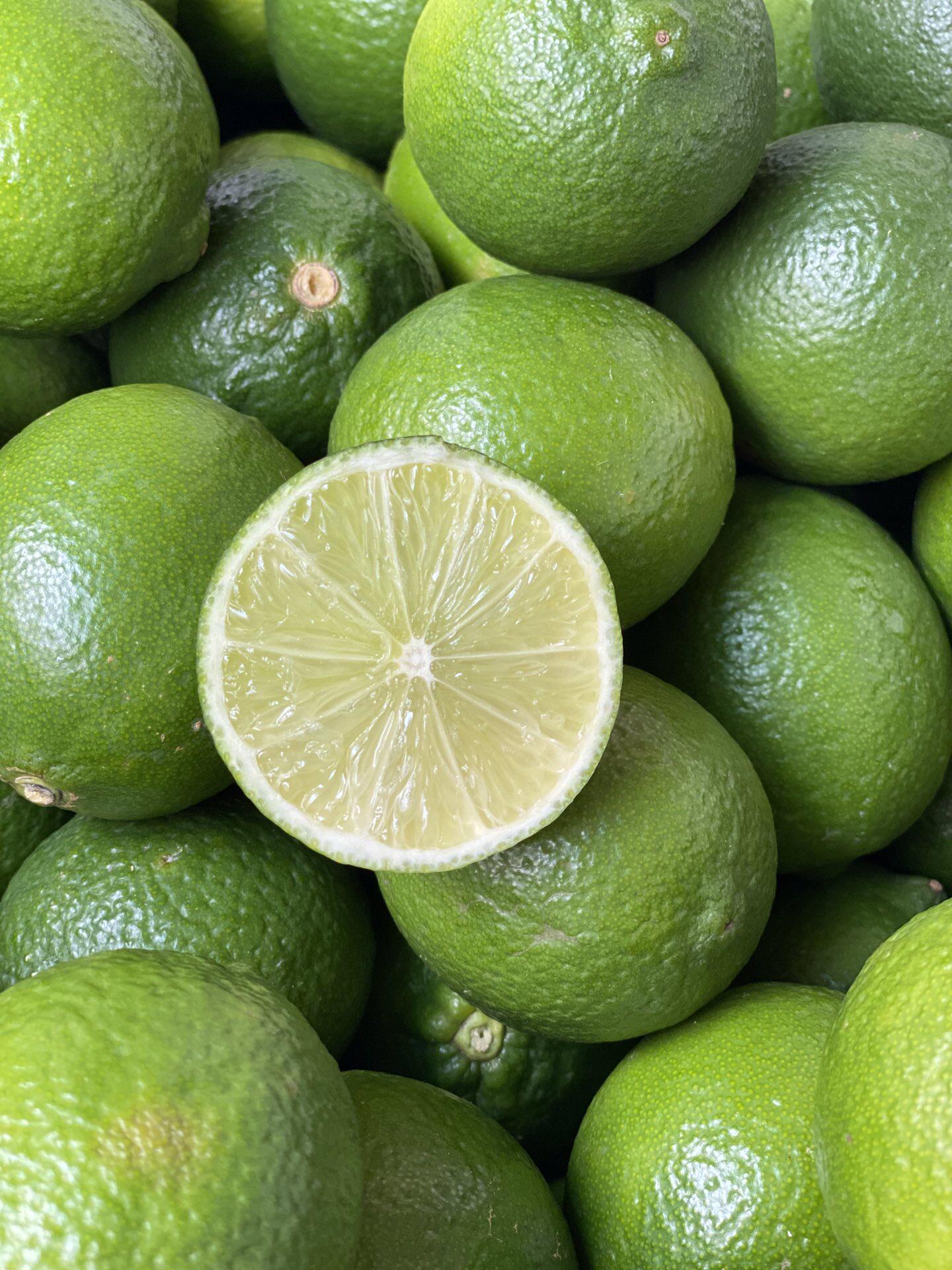 新鲜塔希提无籽香水柠檬 皮薄多汁 个小味香 塔西提