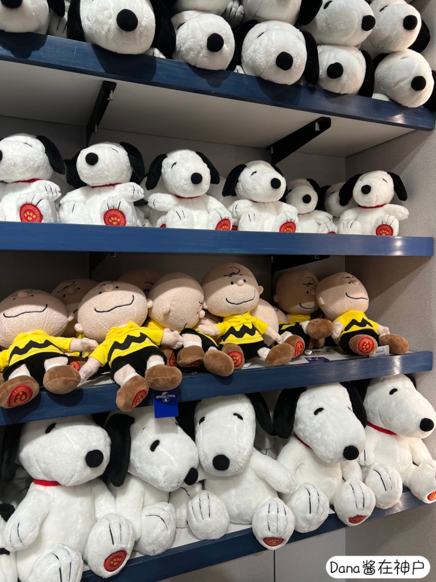 日本本土USJ环球影城Snoopy史努比奥拉查理夫公仔红脚印章公仔-封面