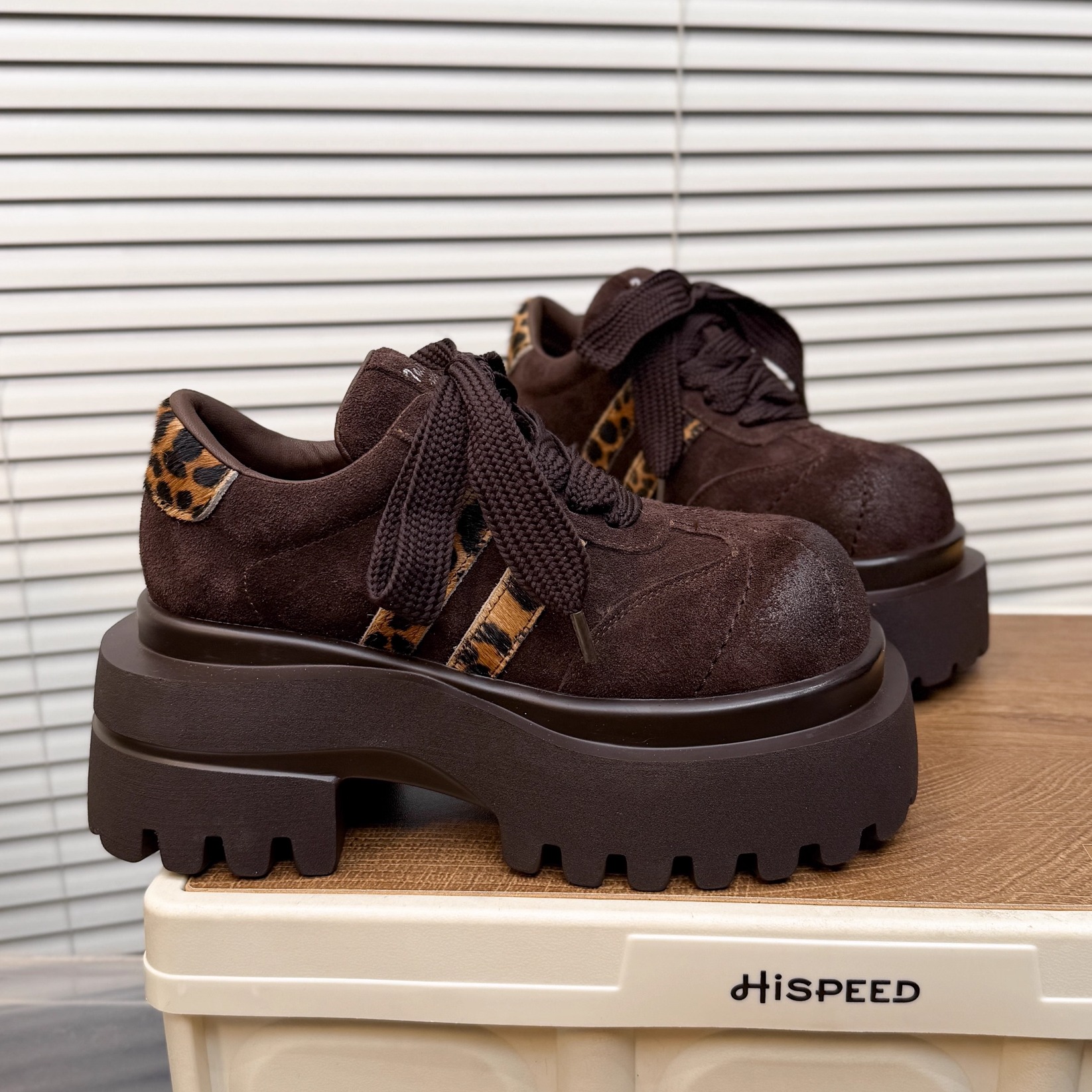 日本OFFCAT8cm磨砂真皮厚底德比小皮鞋女2025冬季加绒豹纹乐福鞋