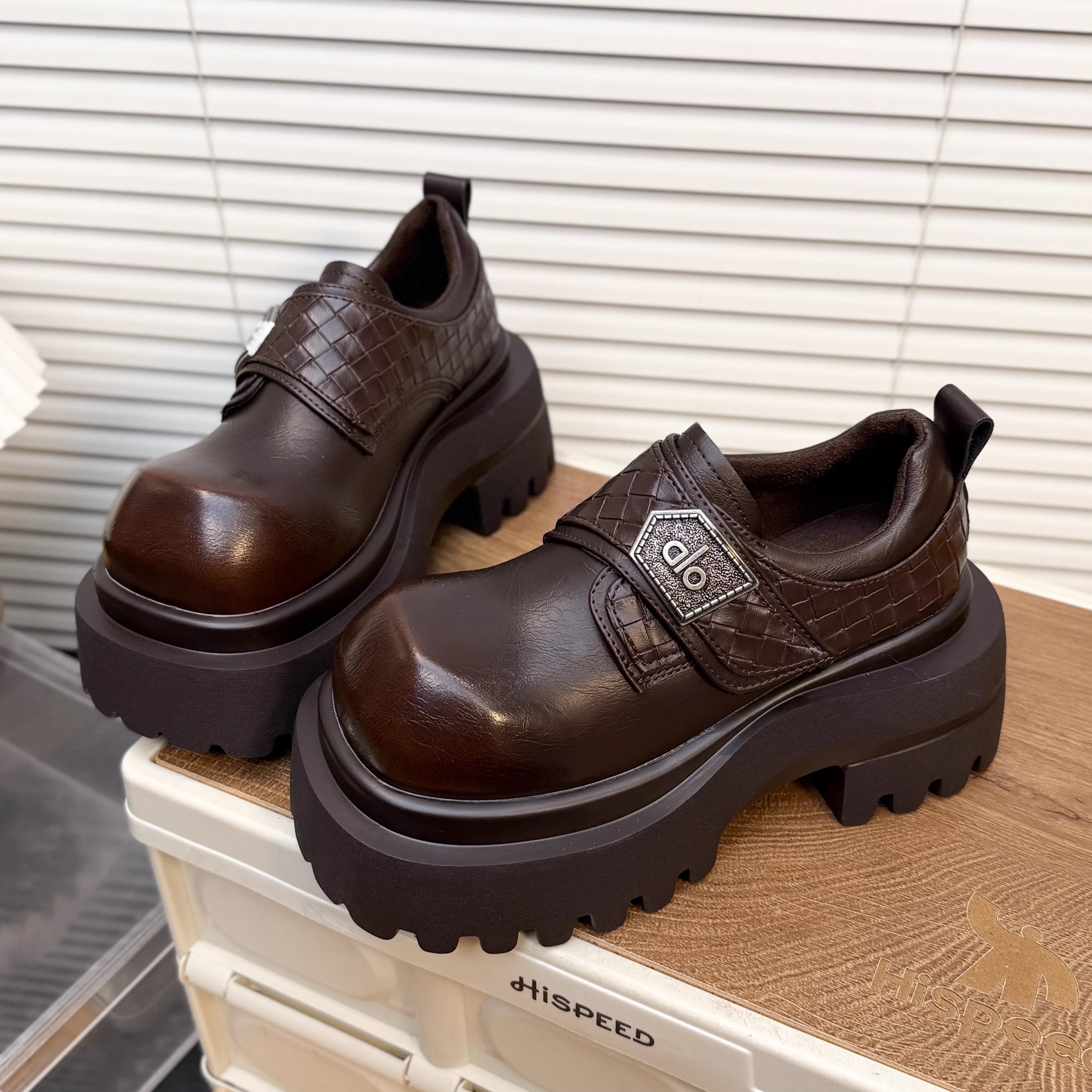 日本OFFCAT真皮厚底大头魔术贴德比小皮鞋女2025冬加绒厚底乐福鞋