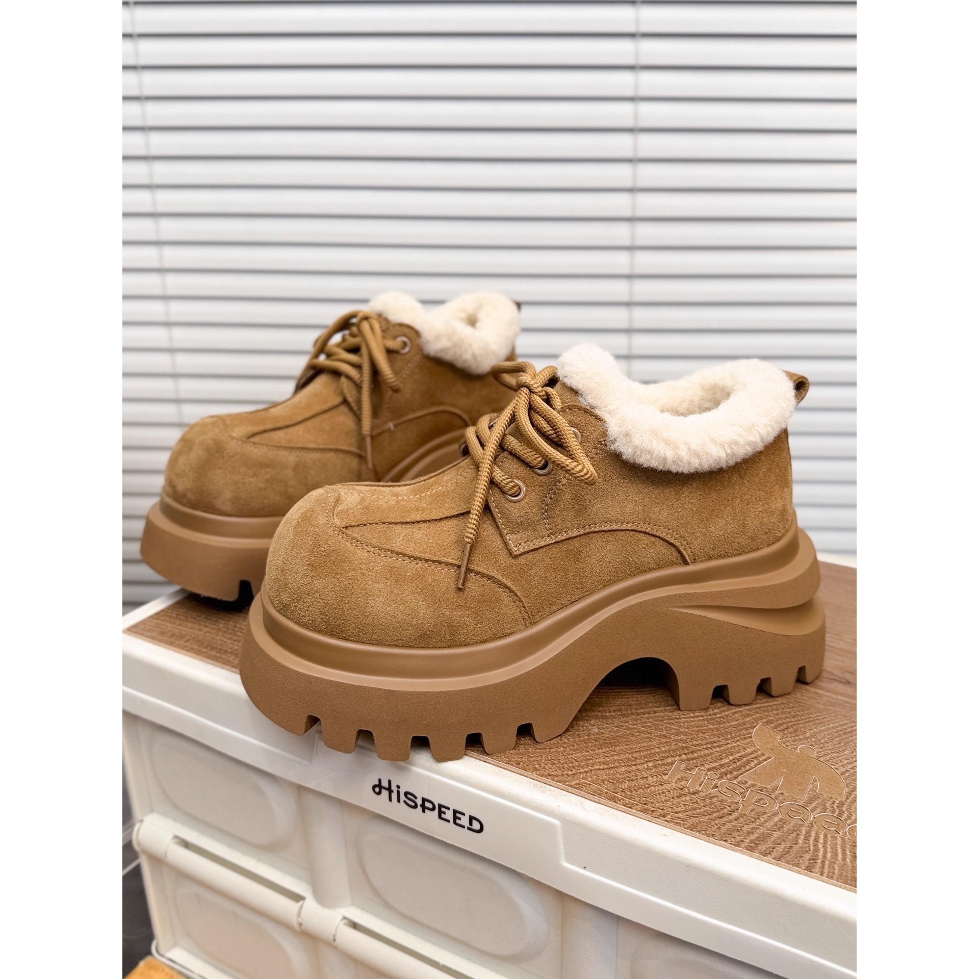 日本OFFCAT7cm磨砂牛皮大头德比小皮鞋女2025冬季加绒系带乐福鞋