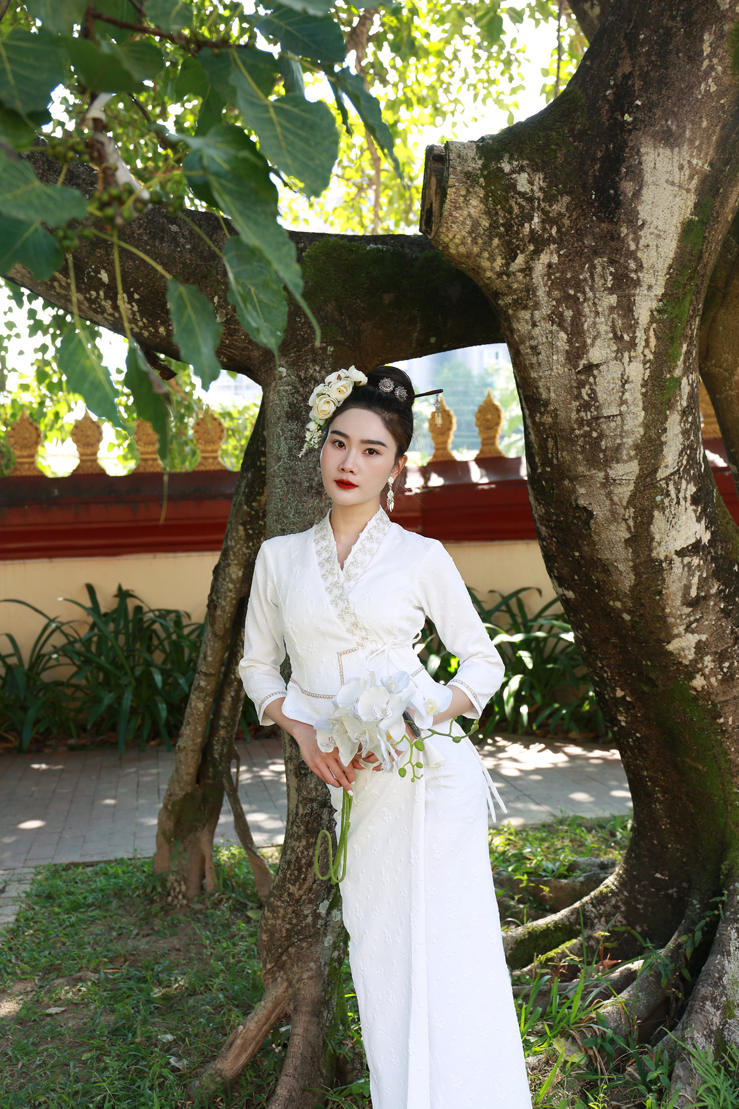 西双版纳傣族服装女套装秋冬款生活装工作拍照小香风显瘦长裙温柔