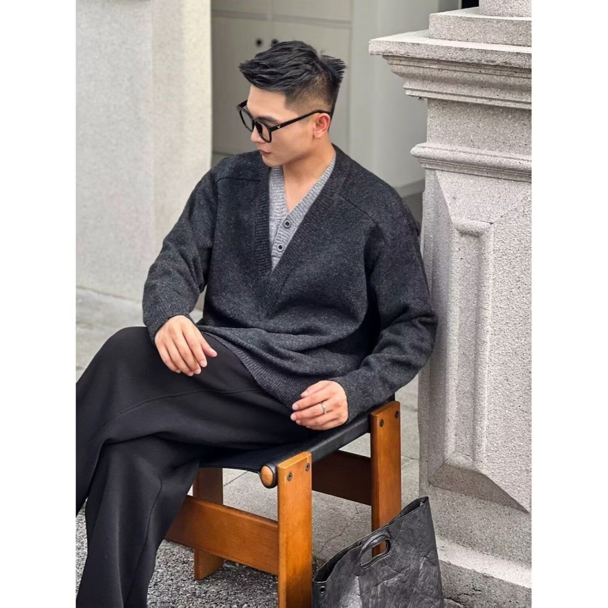 日系复古高级感假两件秋冬男款潮牌拼接撞色宽松V领长袖T恤