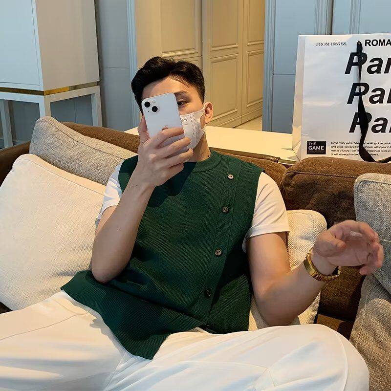 秋冬新款背心毛衣男韩版休闲修身圆领针织衫马甲个性纽扣毛线坎肩