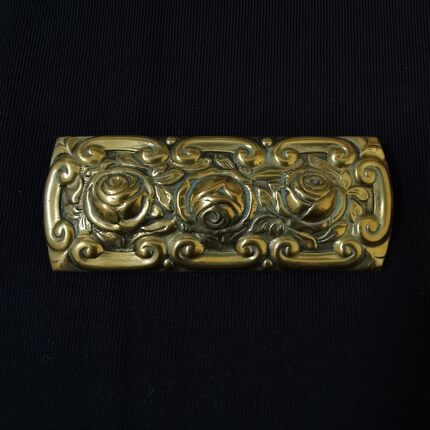 Vintage 金色三玫瑰长方形胸针