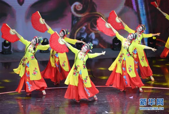 芳华新款古典花旦越剧国韵演出服