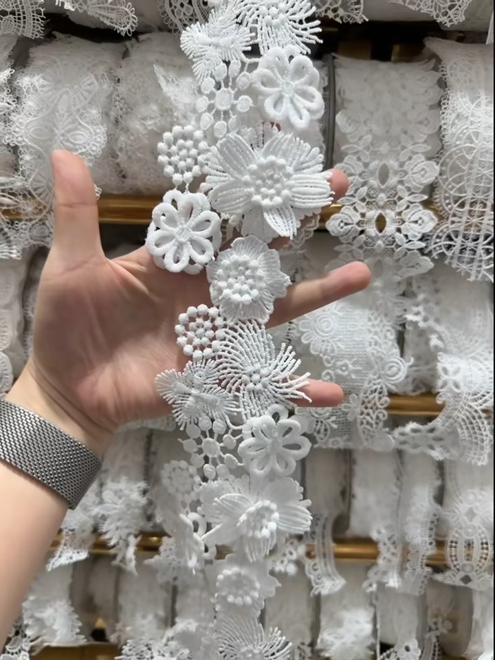 建诚绣品白色立体贴花花朵精品水花边