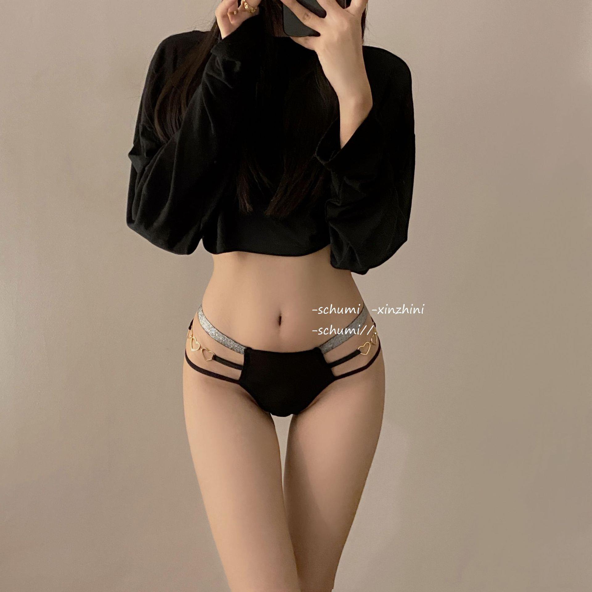 爱意溢满~新款欧美系性感内裤女中腰闪钻金属爱心环扣时尚三角裤