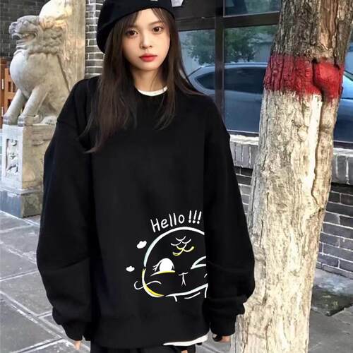 2025本命年属蛇黑色圆领卫衣女
