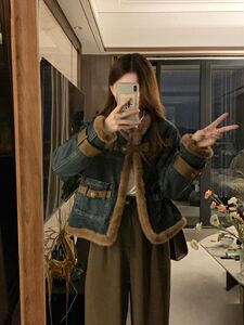 牛仔拼接毛绒短外套女2023冬新款复古小香风小个子加厚夹棉派克服