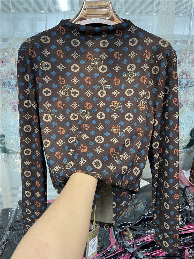 伊蔓姿885 2022秋新款时尚百搭显瘦韩版半高领烫钻打底衫女装上衣