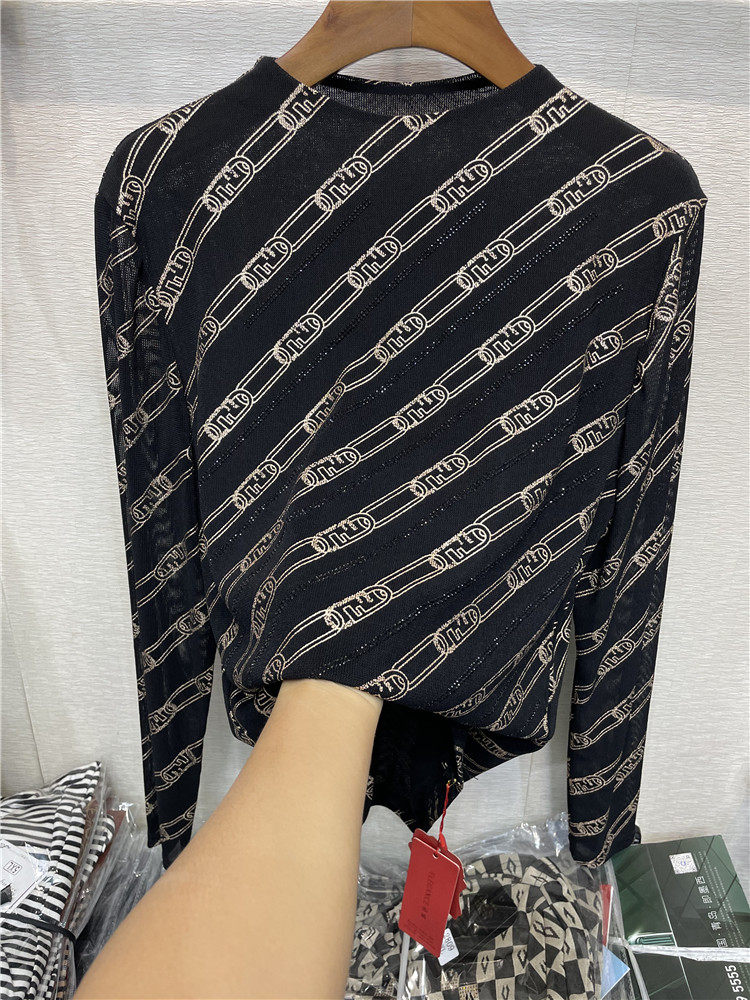 雅丽012长袖 2022秋冬新款时尚百搭显瘦圆领长袖弹力打底衫女上衣