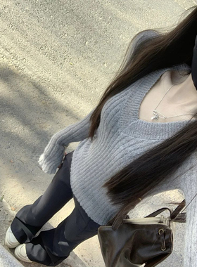 灰色v领针织打底衫女装2026春秋冬内搭毛衣长袖上衣休闲简约宽松