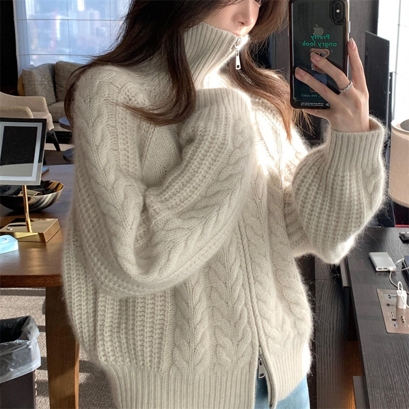 慵懒风软糯白色高领拉链毛衣外套女秋冬季设计感宽松针织开衫上衣