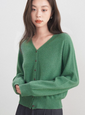 春季氛围感2026新款爆款绿色针织开衫女气质复古毛衣上衣遮肉百搭