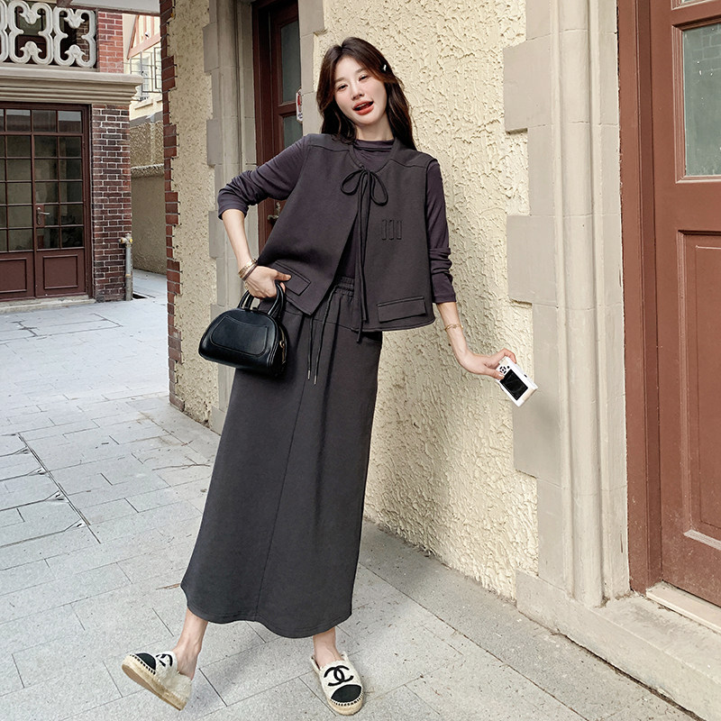 深灰色洋气休闲一整套女2024秋季新款设计感马甲半身裙显瘦三件套,女装套装/套裙,浙宝099