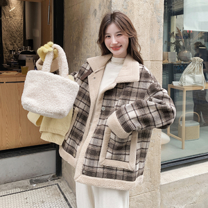 格子加绒加厚羊羔毛外套女秋冬2024新款超好看小个子独特棉衣棉服图片
