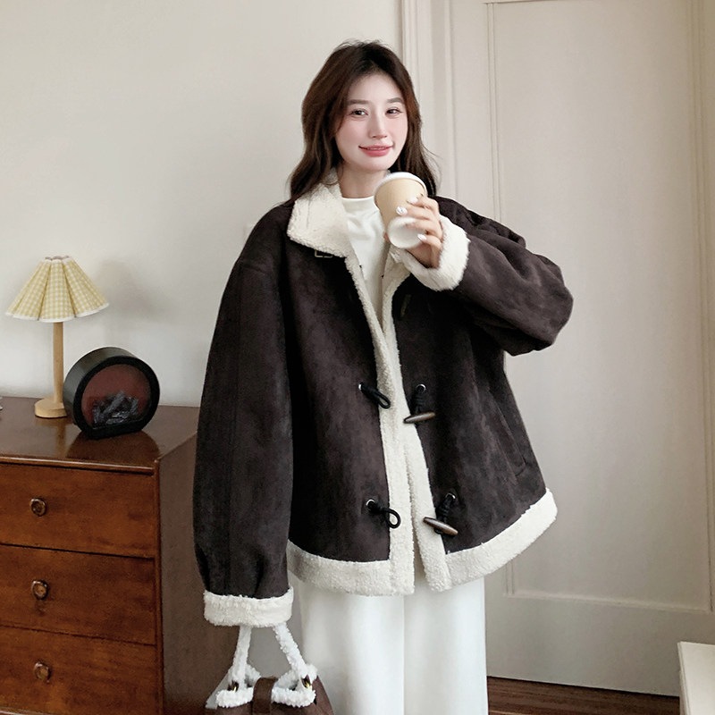 新款出货中牛角扣羊羔毛外套099-D189-P185－K278,女装皮草,浙宝099