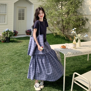 休闲松弛感一整套穿搭女2025夏季新款黑色显瘦短袖格纹半身裙套装图片
