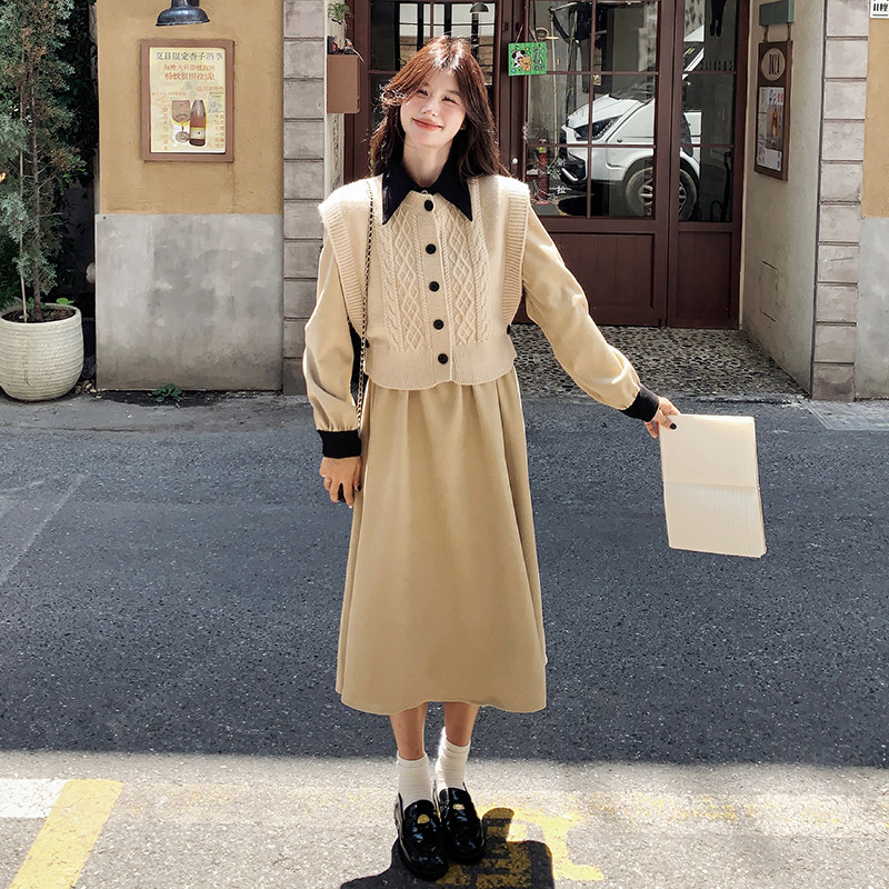 咖啡色流行连衣裙套装女秋2024新款美拉德设计感马甲衬衫裙两件套图片