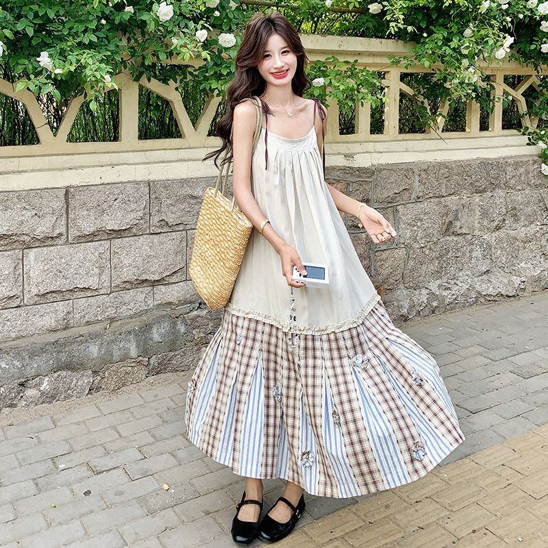 设计感格子拼接吊带连衣裙女2025夏季新款韩系度假风少女减龄长裙,女装连衣裙,浙宝099