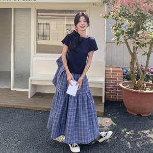 休闲松弛感一整套穿搭女2025夏季新款黑色显瘦短袖格纹半身裙套装图片