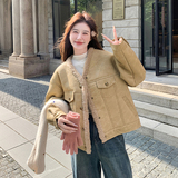 卡其色皮毛一体外套冬女新款设计感V领气质小个子加厚羊羔毛棉衣，女装皮草，浙宝099