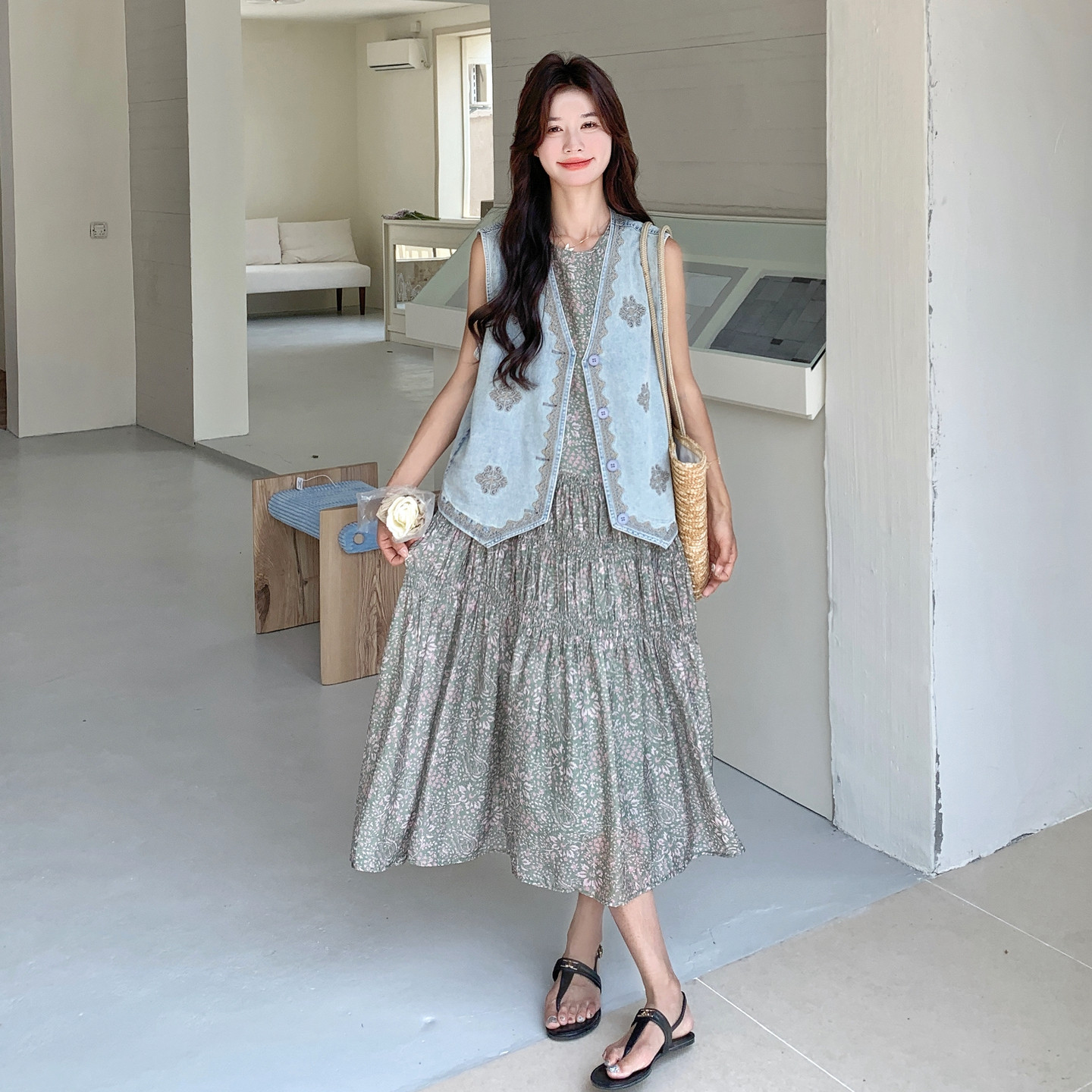 盐甜系穿搭碎花背心裙套装女夏新款休闲显瘦刺绣马甲两件套连衣裙,女装连衣裙,浙宝099