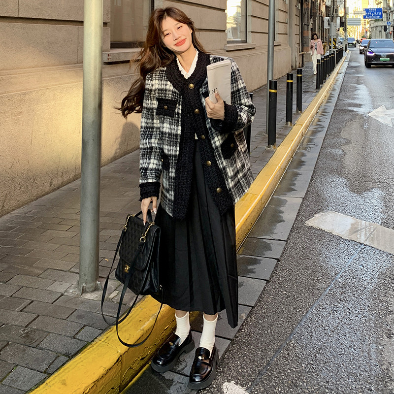 格纹拼接小香风羽绒服外套女2025冬季新款高级感气质小个子短上衣,女装羽绒服,浙宝099
