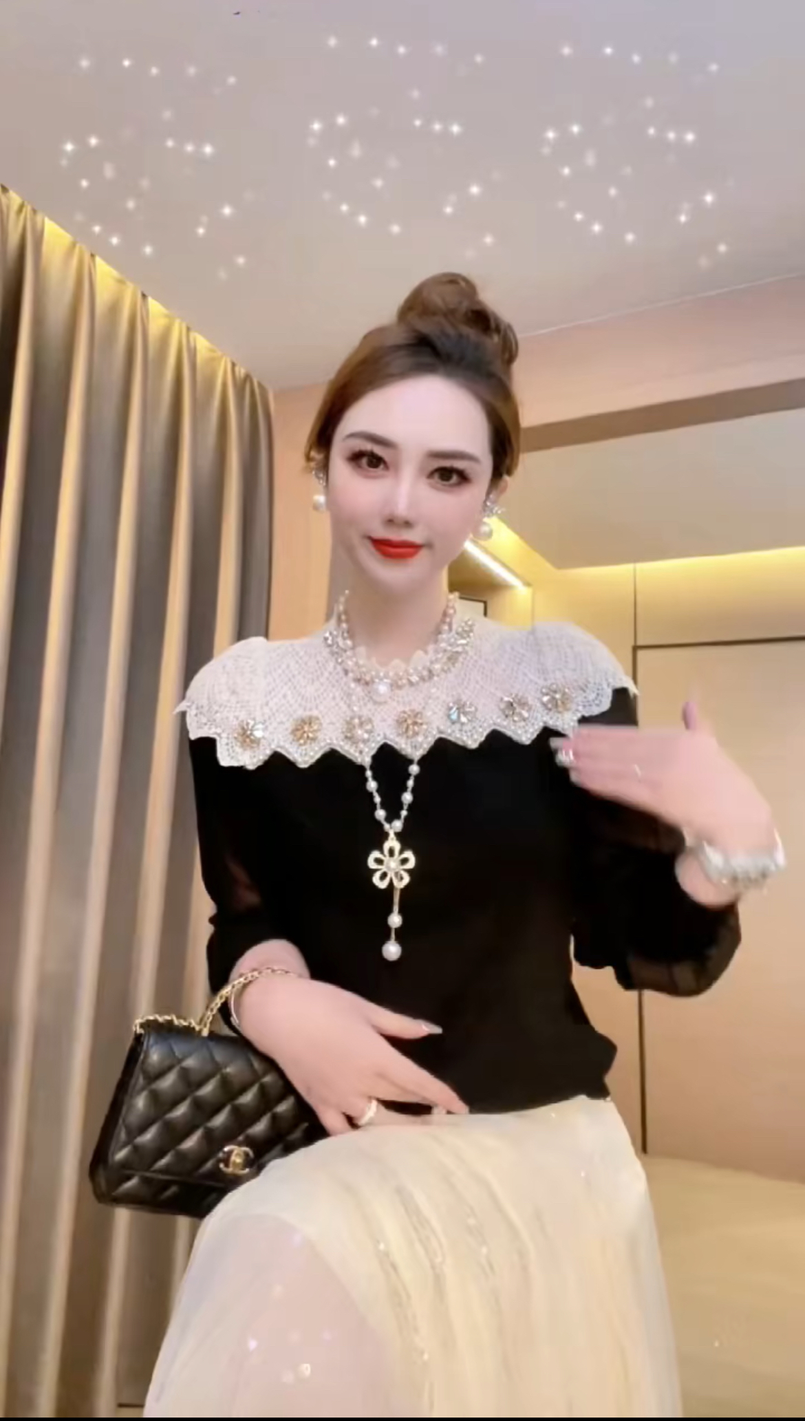 2025新款时尚优雅上衣春秋新款撞色拼接钩花钉珠小高领微弹女网红