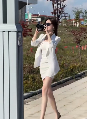 2025年秋季网红新款时尚洋气减龄休闲时尚西装外套短裙两件套装女