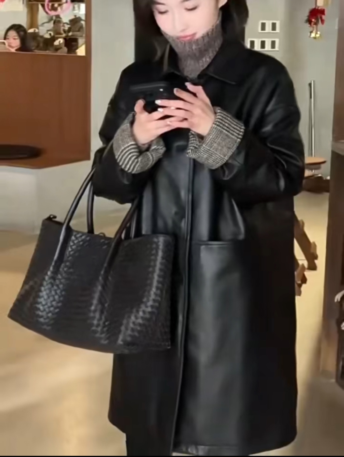 2026春季新款时尚百搭宽松显瘦中长款皮衣外套女高级感气质大衣潮,女装/女士精品,皮衣,淘宝优惠券,粉丝福利购,淘宝优惠卷