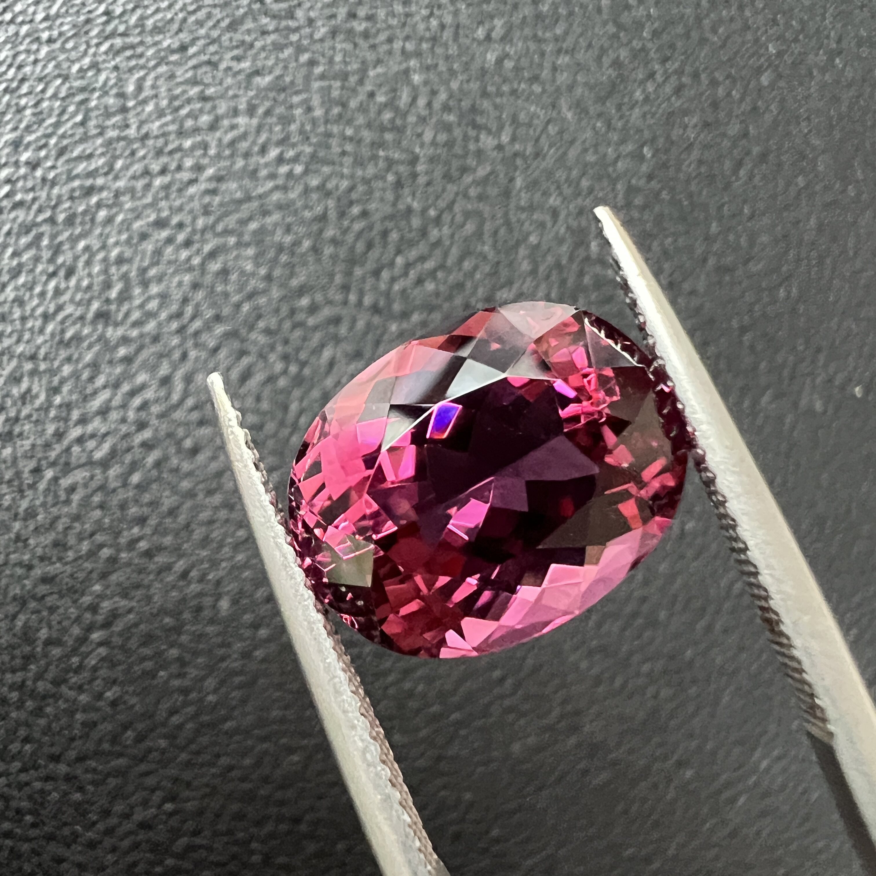 9.76克拉天然粉红色碧玺椭圆形全净体樱花粉色11.5*14.5mm