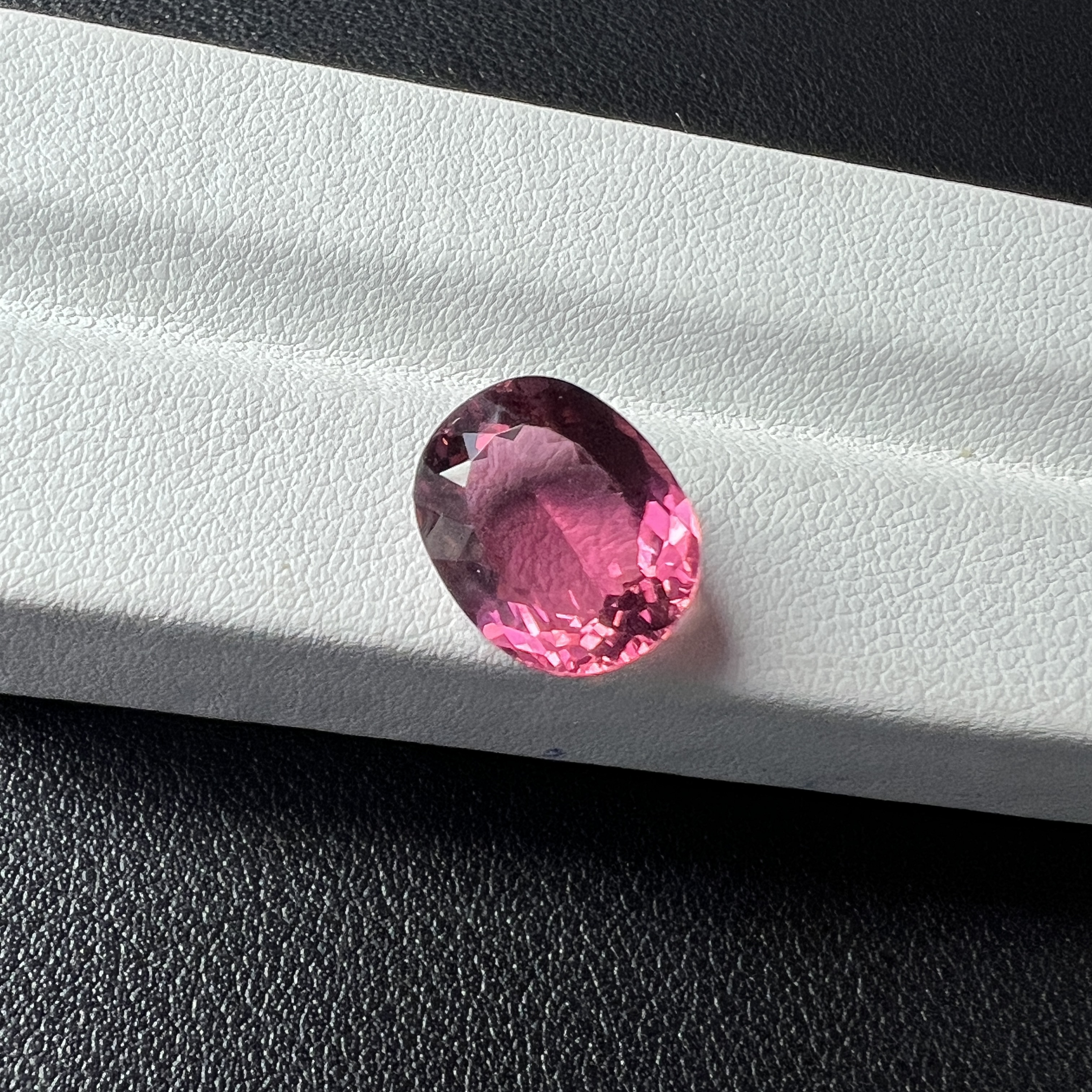 6.03ct樱花色碧玺椭圆形全净体玻璃光泽霓虹感强日出色