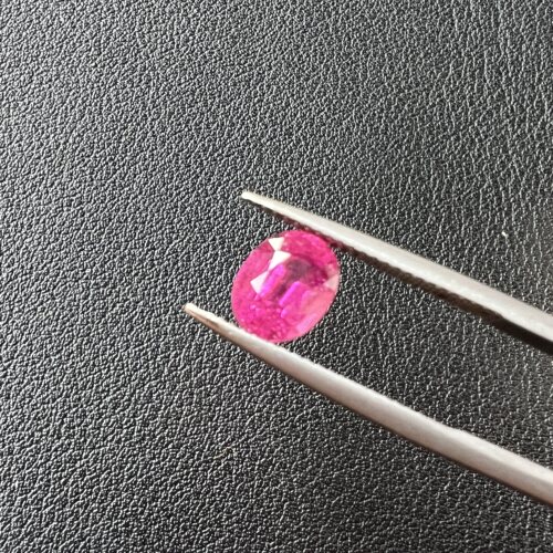 2.1克拉粉碧玺椭圆形颜色艳丽德国精切6.6*8.5mm
