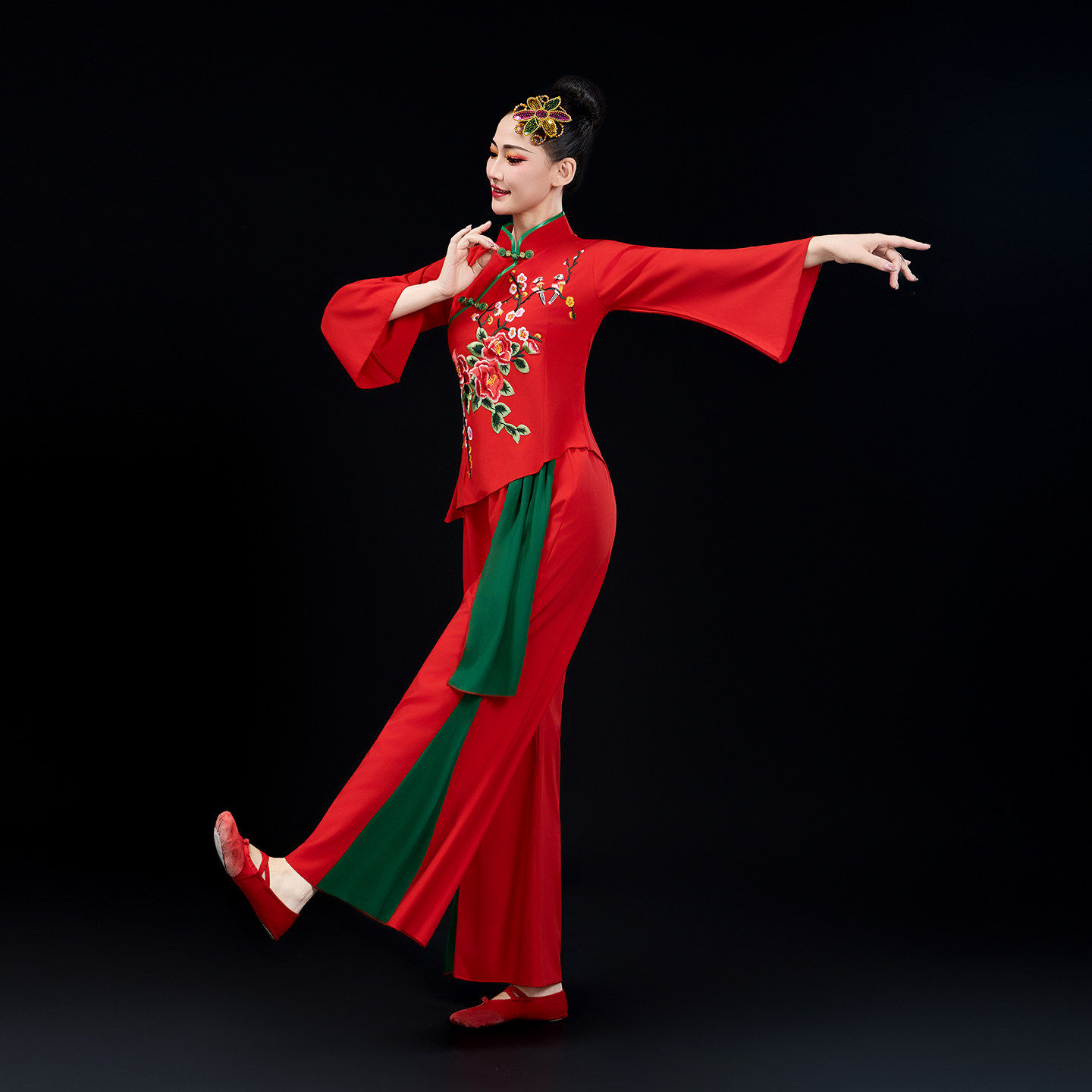 新款秧歌服成人红色喜庆民族腰鼓服古典舞扇子舞大码广场舞蹈套装