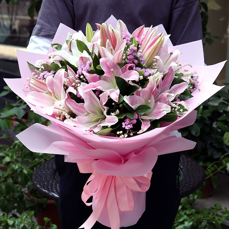 情人节19朵百合花束送花生日祝福